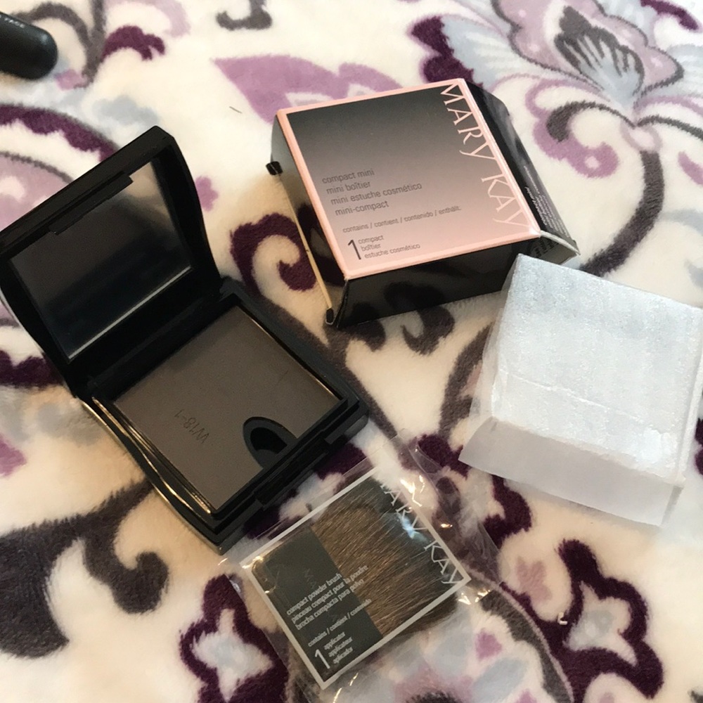 Mary Kay compact mini, and mini brush